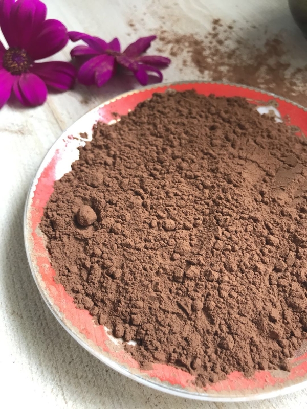 عينة مجانية الهولندي معالجتها مسحوق الكاكاو الشوكولاته المواد الخام مع خصائص المنشطة